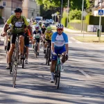 Když kolo pomáhá. Trutnov přivítal Zimovčákův charitativní peloton