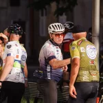Když kolo pomáhá. Trutnov přivítal Zimovčákův charitativní peloton