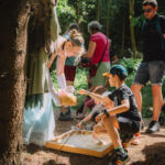 FOTO: Trutnovský lesopark ožil pohádkami i lesní technikou