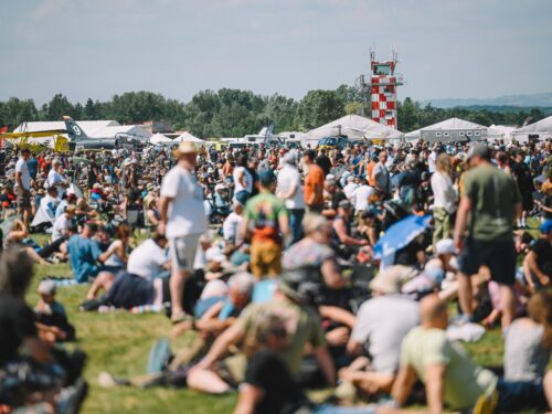 OBRAZEM: Úspěšná premiéra. Aviatická pouť přilákala do Hradce 26 tisíc lidí