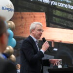 OBRAZEM: Kingspan otevřel v Hradci nový závod za téměř 800 milionů. Výrobu rozšíří až o třetinu
