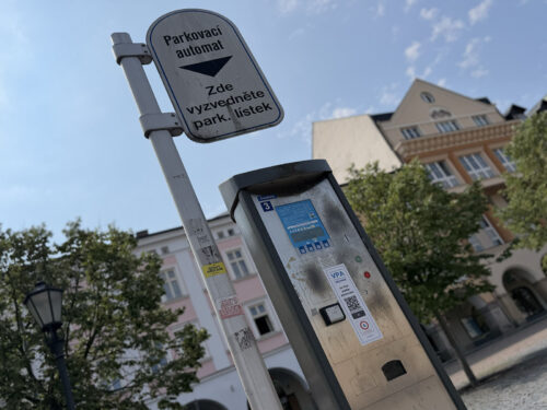 Novinka v Trutnově: stačí pár kliknutí v mobilu a parkovné máte vyřízené