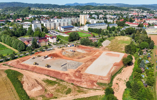 FOTO: Jak se změnilo místo budoucí obchodní zóny ve Volanovské ulici