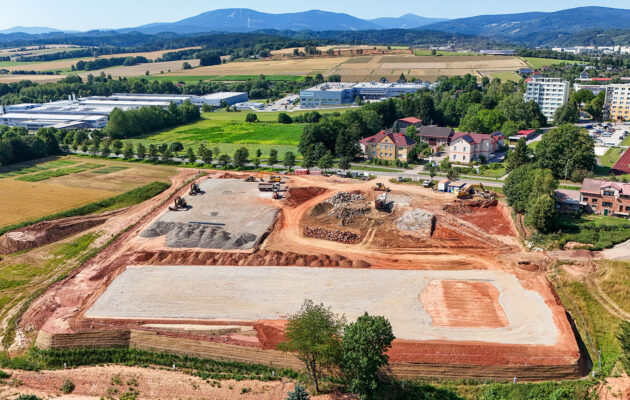 Stavba obchodní zóny ve Volanovské ulici - červenec 2026