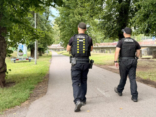 Město chce zpátky klid. Trutnovští strážníci zesílili dohled v ulicích